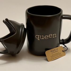 Joseph A. Ceramic 21 fl oz (621 ml) Matte Black “queen” Coffee Mug w/ crown top